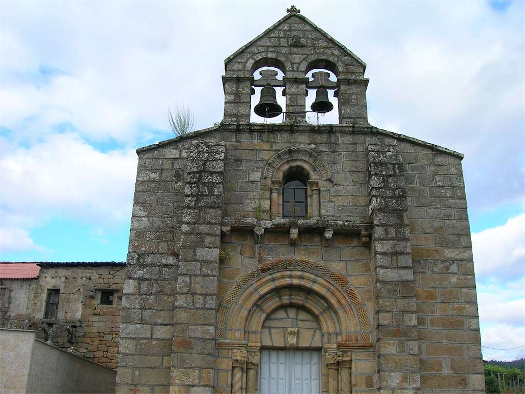 Iglesia de Santa María de Gomariz en Leiro
