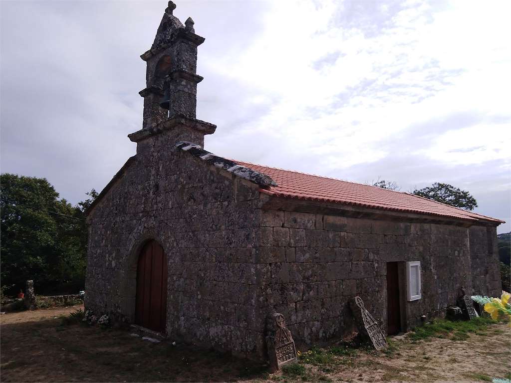 Iglesia de Santa María de Guntín en Os Blancos