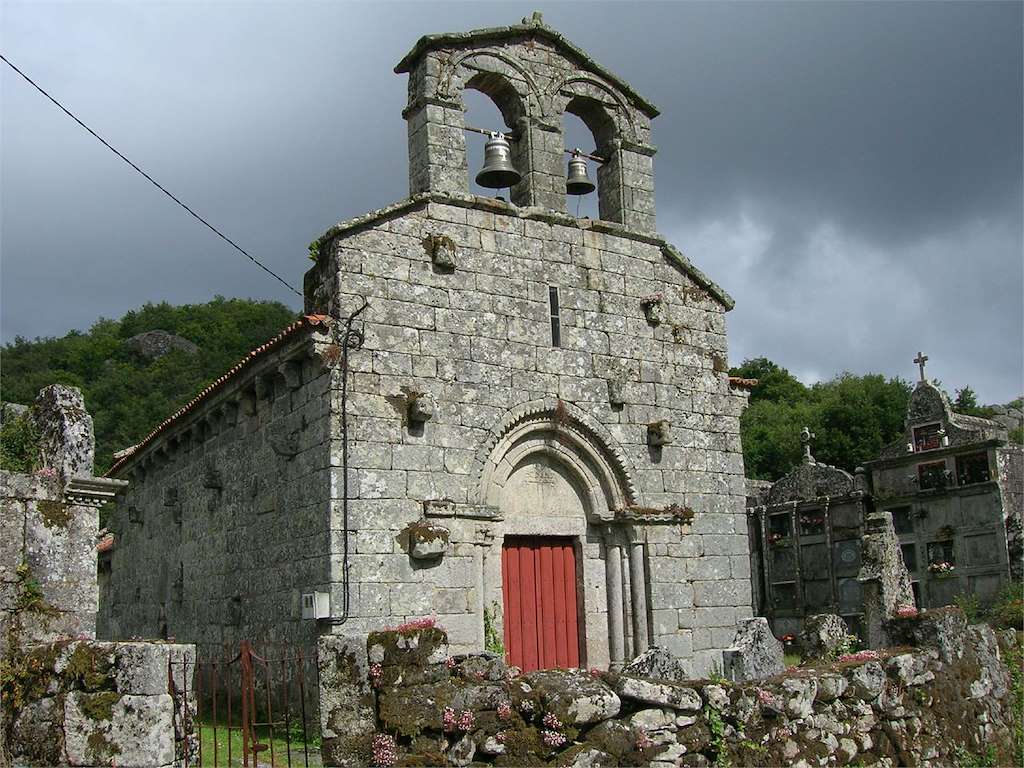 Iglesia de Santa María de Lamas en Leiro