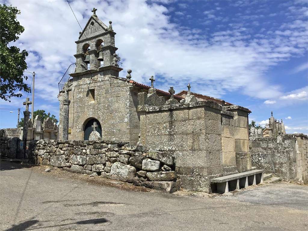 Iglesia de Santa María de Laroá en Xinzo de Limia