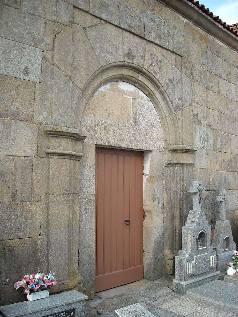 Iglesia de Santa María de Medeiros en Monterrei