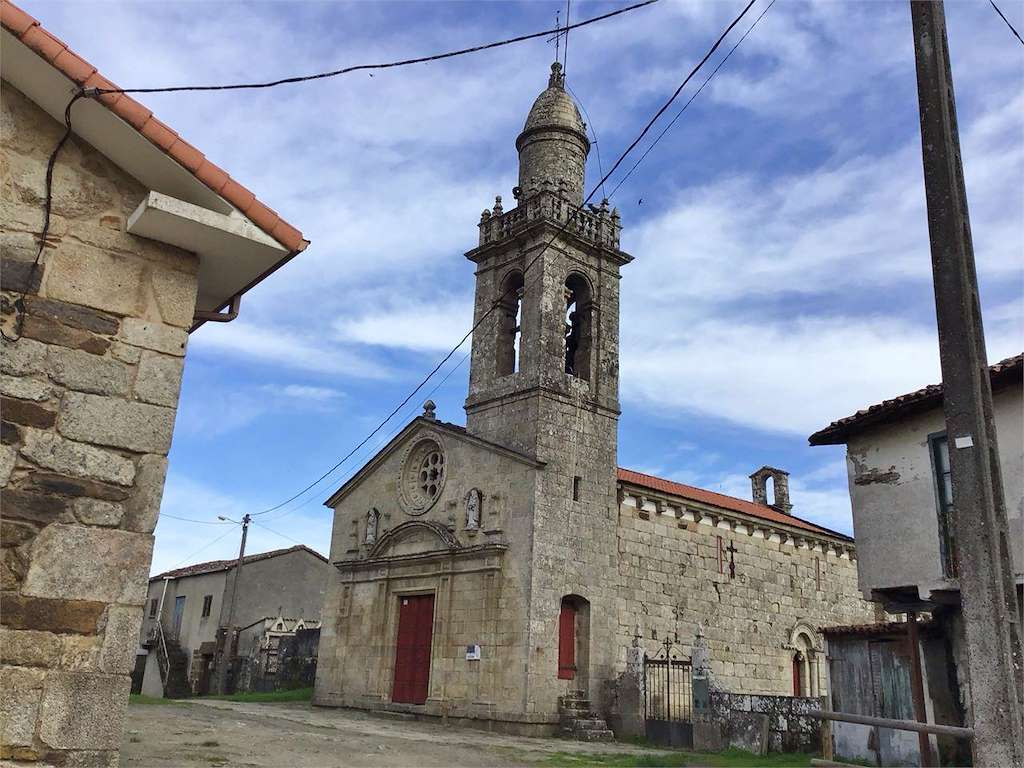 Iglesia de Santa María de Nogueira de Miño en Chantada