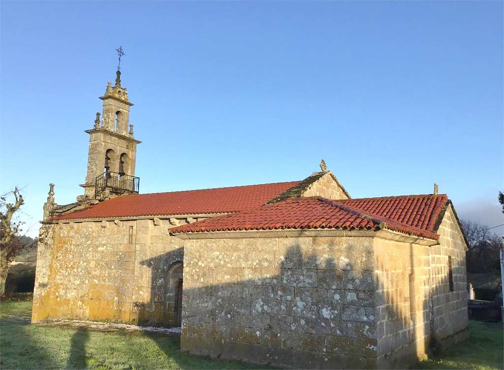 Iglesia de Santa María de Ois en Coirós