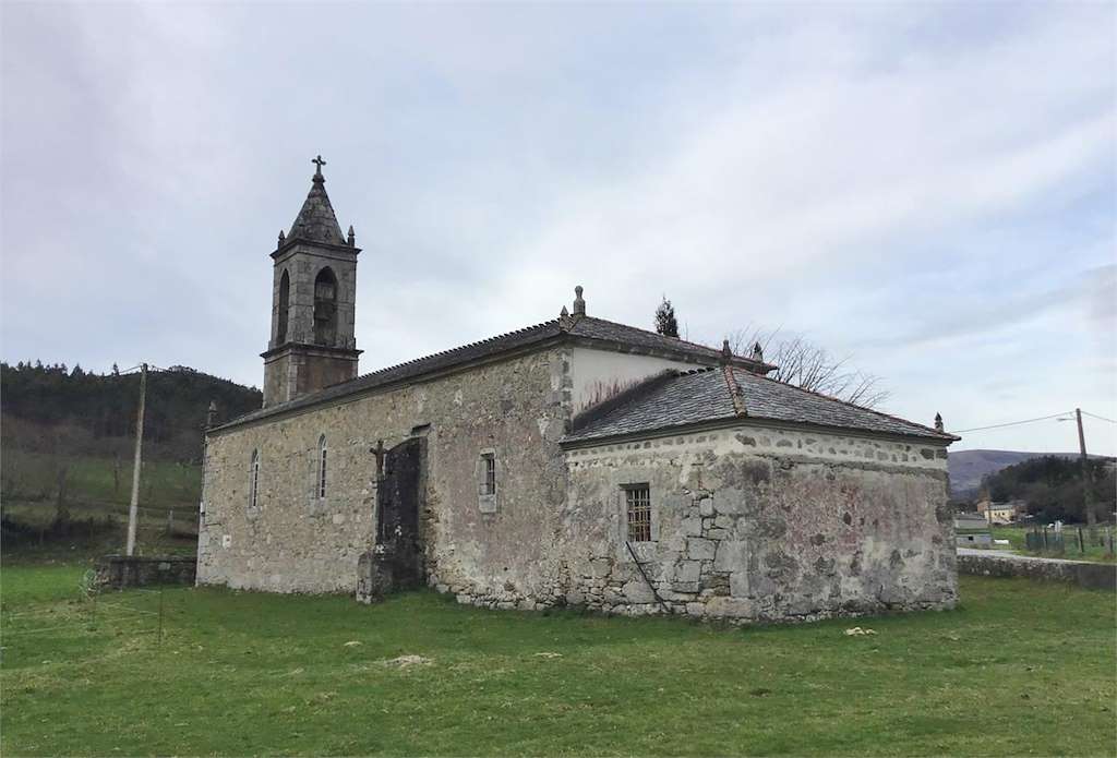 Iglesia de Santa María de Pereiro en Alfoz do Castrodouro