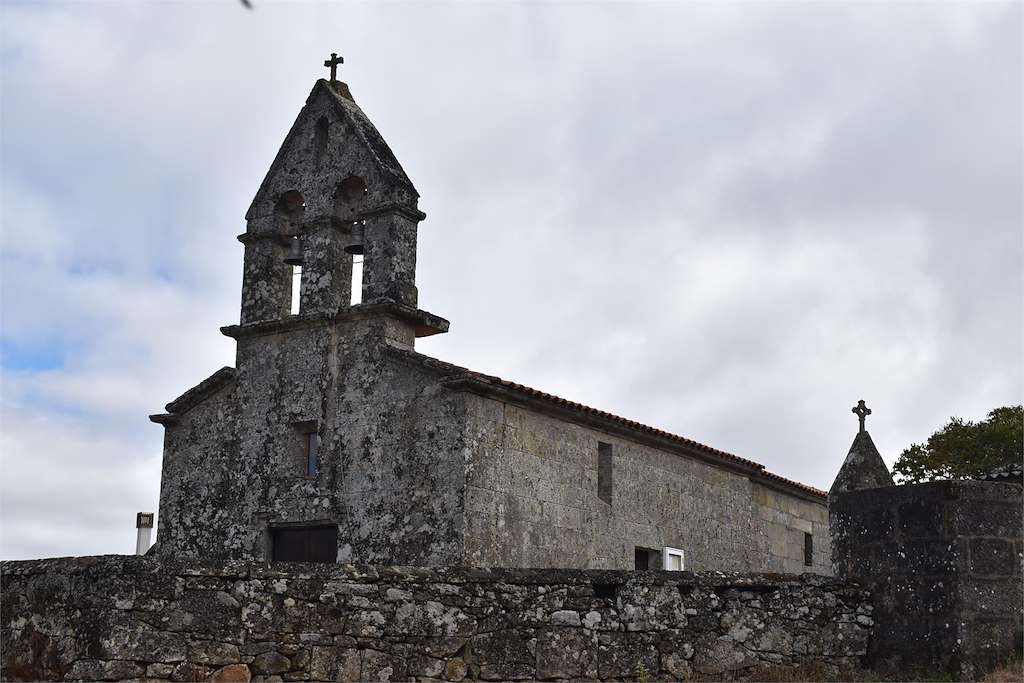 Iglesia de Santa María de Pexeiros en Os Blancos