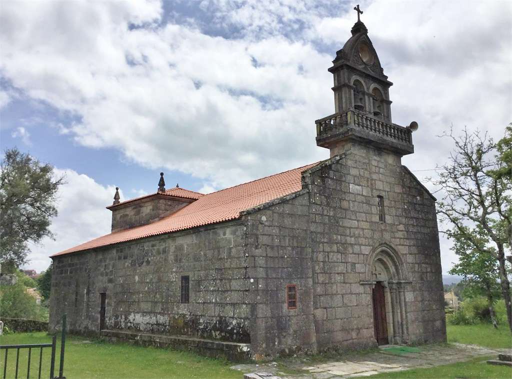 Iglesia de Santa María de Tourón en Ponte Caldelas