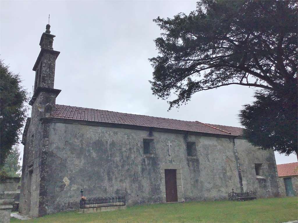 Iglesia de Santa María de Vilachá en Monfero