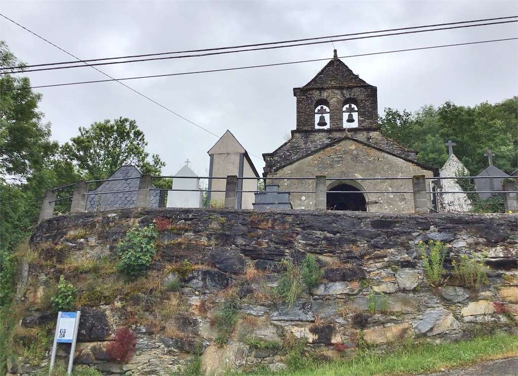 Iglesia de Santa María de Vilavella en Triacastela