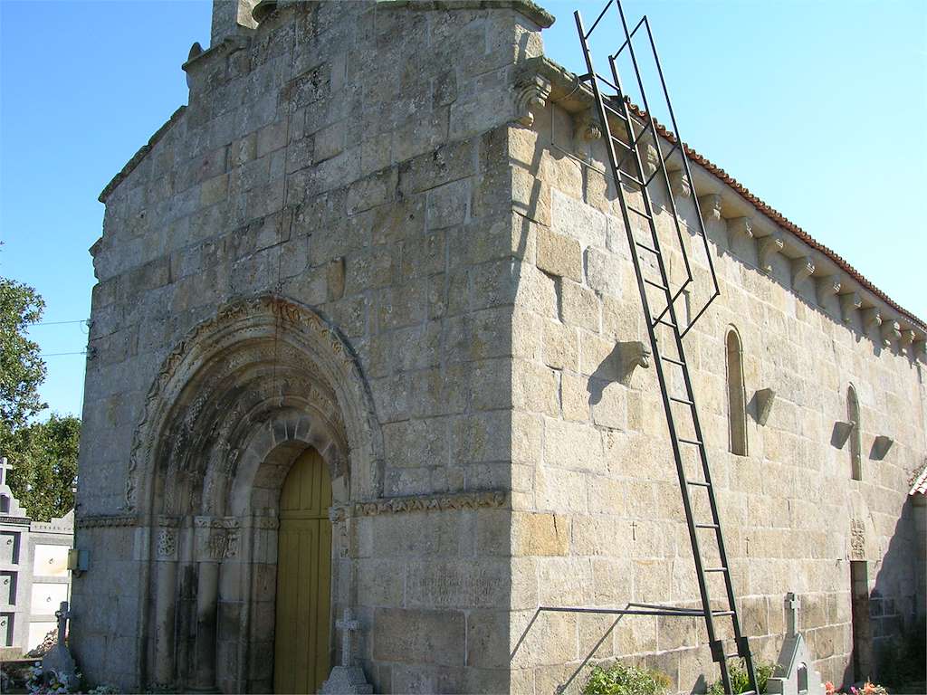 Iglesia de Santa María de Zos en Trasmirás
