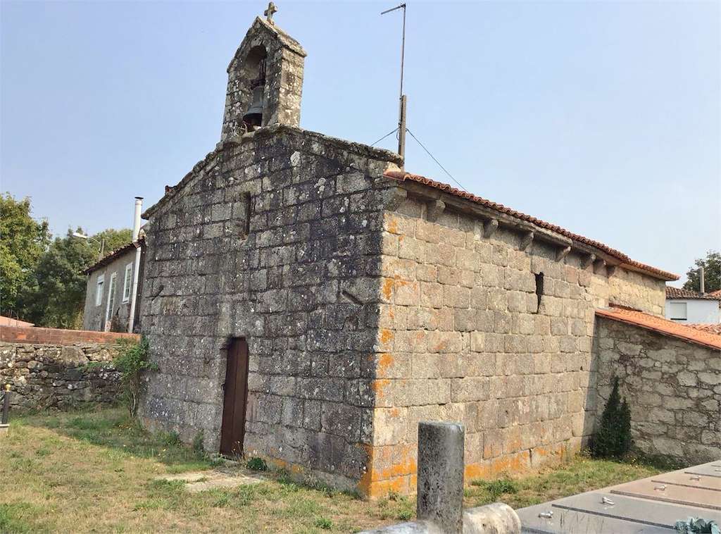 Iglesia de Santa María do Bispo en Monterroso