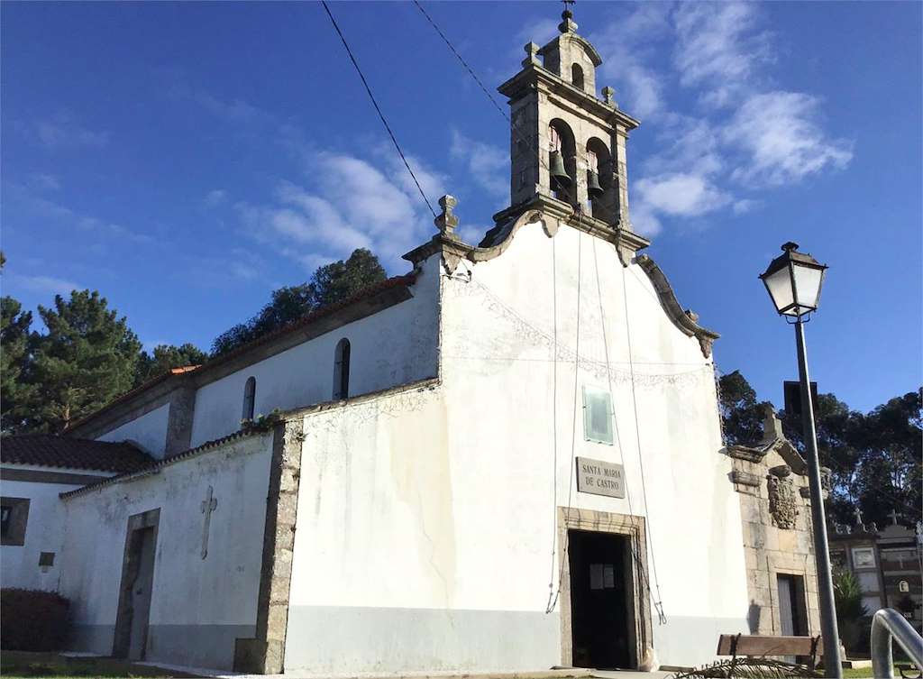 Iglesia de Santa María do Castro en Miño