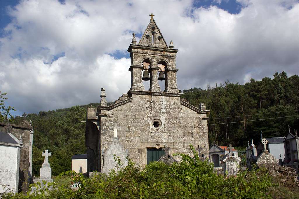 Iglesia de Santa María do Condado en Padrenda