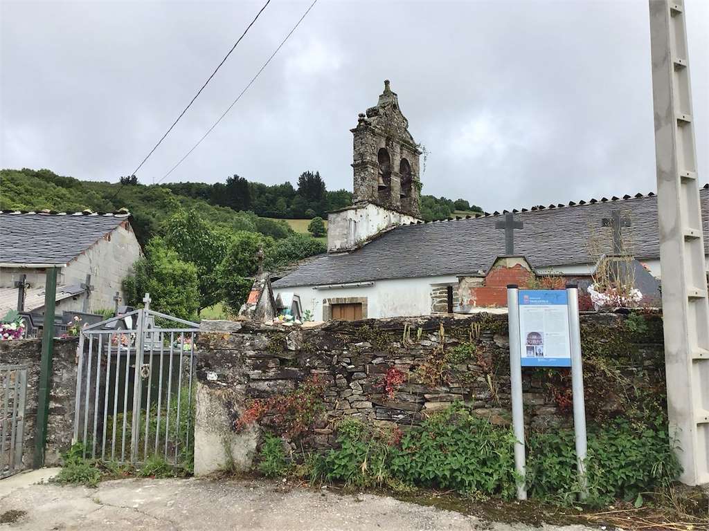 Iglesia de Santa María do Monte en Triacastela