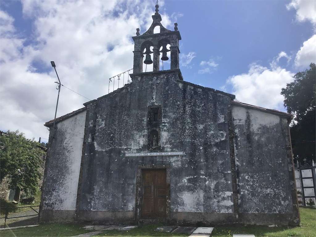 Iglesia de Santa María dos Ánxeles en Boimorto