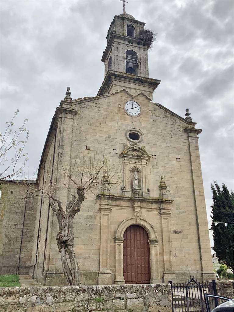 Iglesia de Santa María dos Remedios en Larouco