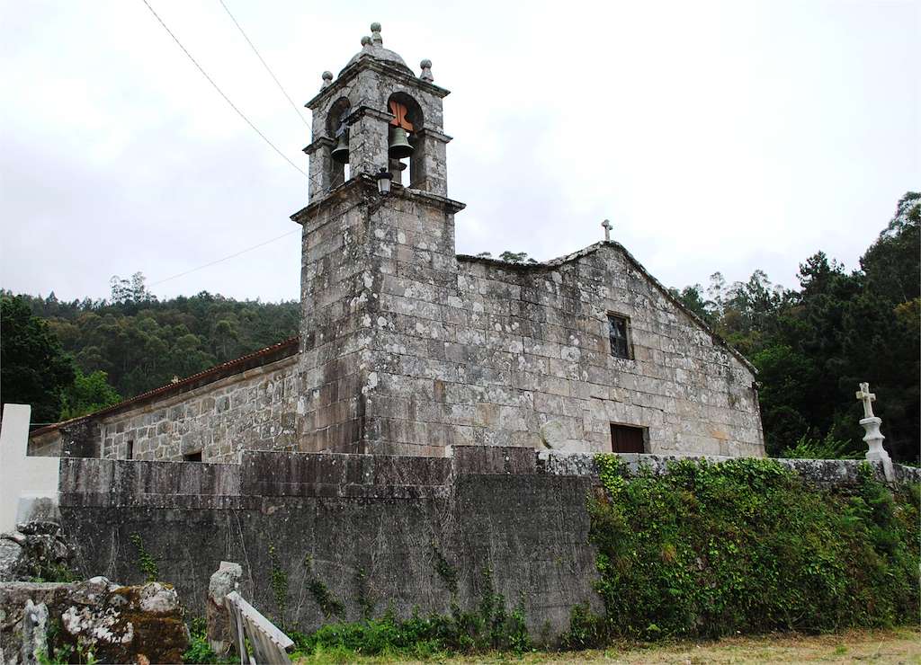 Iglesia de Santa Uxía de Mougás en Oia