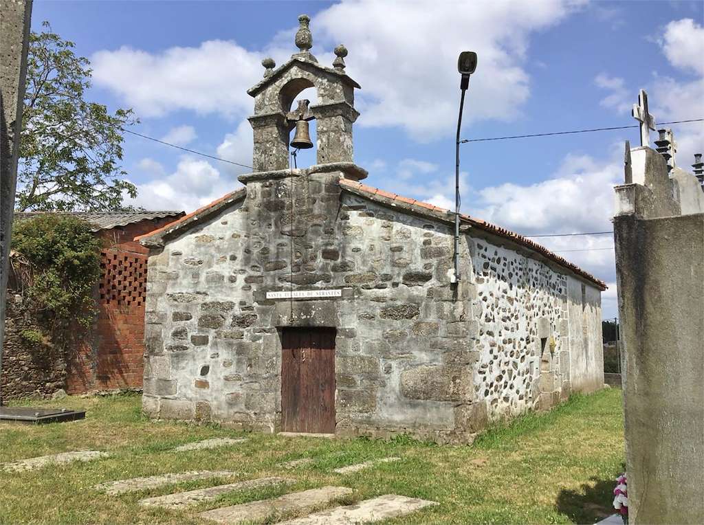 Iglesia de Santaia de Serantes en Santiso