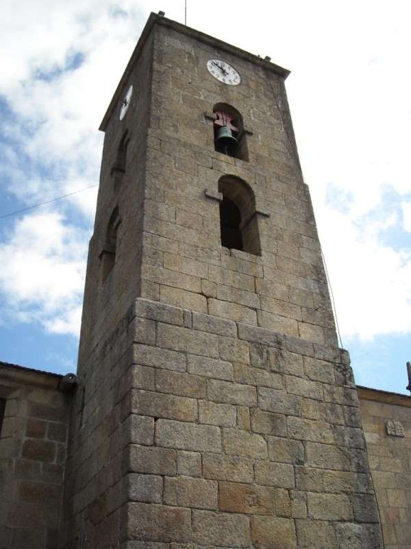 Iglesia de Santiago de Albarellos en Monterrei