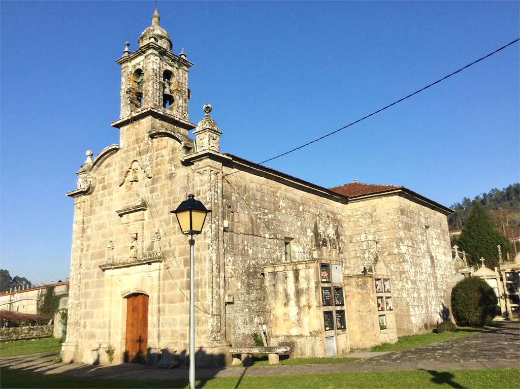 Iglesia de Santiago de Borbén en Pazos de Borbén