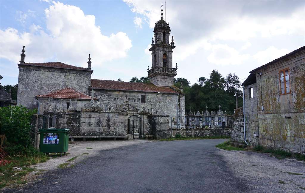 Iglesia de Santiago de Corneda en O Irixo