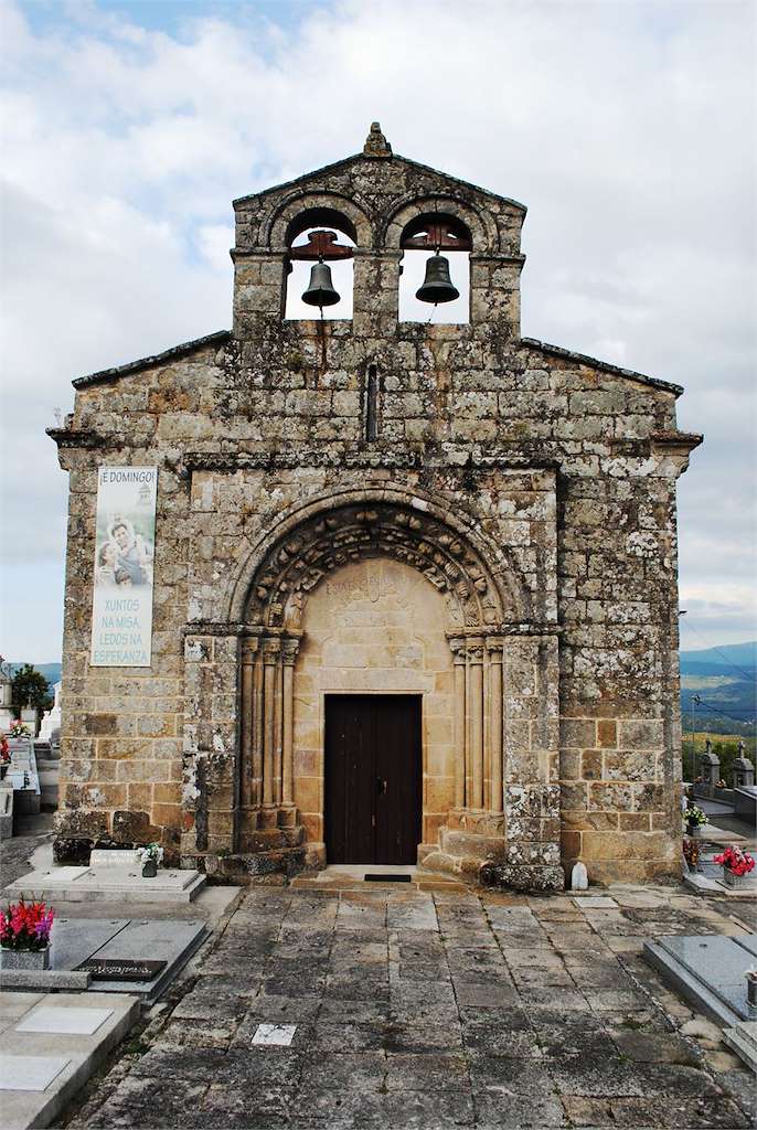 Iglesia de Santiago de Gustei en Coles