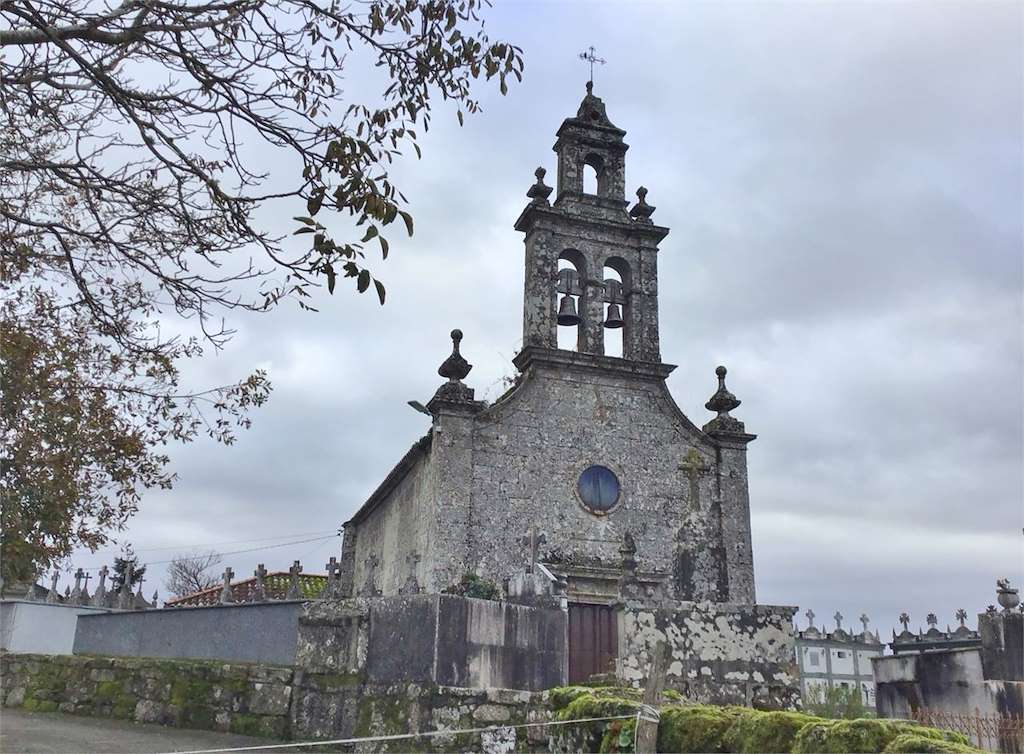 Iglesia de Santiago de Lousada en Carballedo
