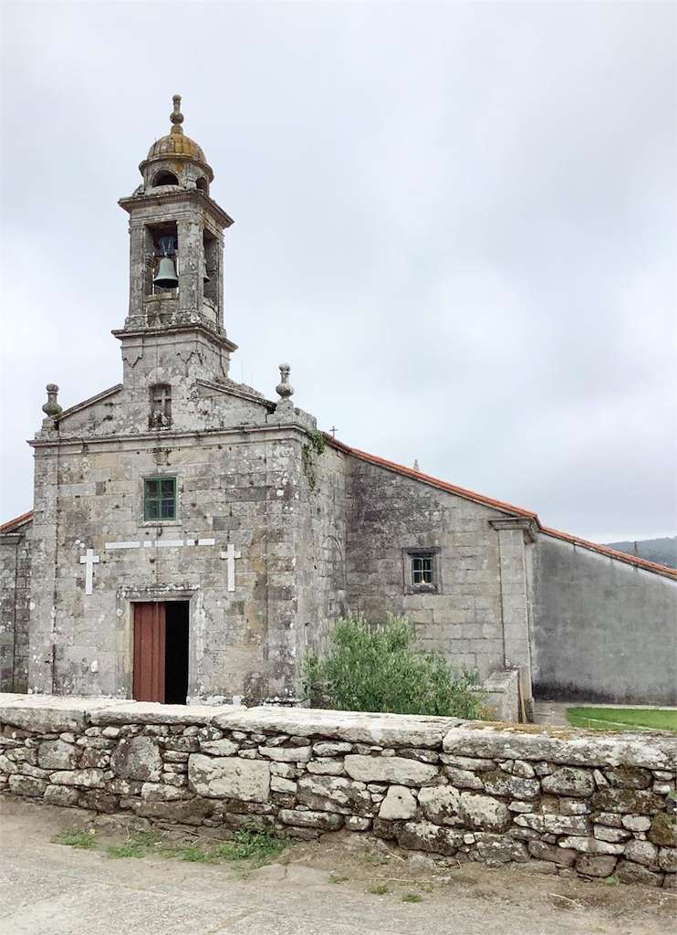 Iglesia de Santiago de Mens en Malpica de Bergantiños