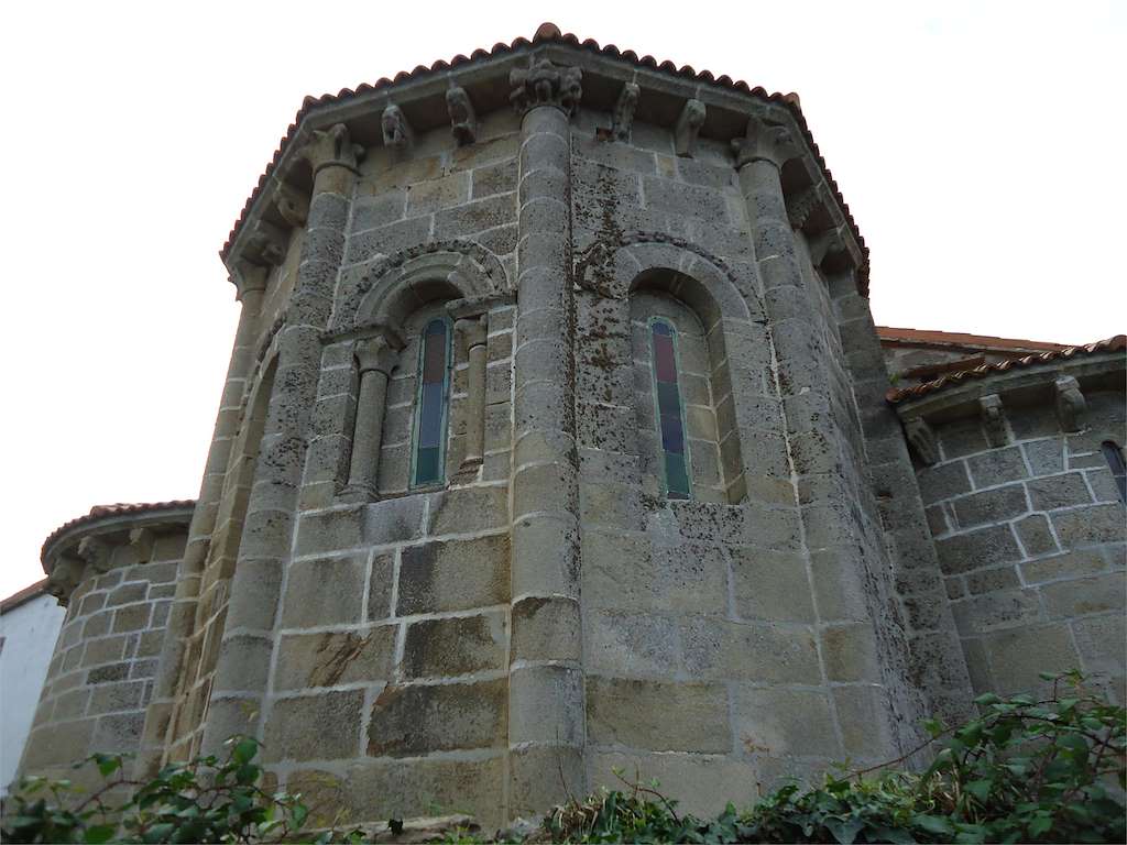 Iglesia de Santiago de Mens en Malpica de Bergantiños