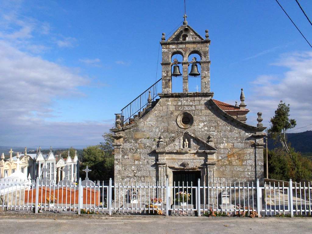 Iglesia de Santiago de Rubiás en Ramirás