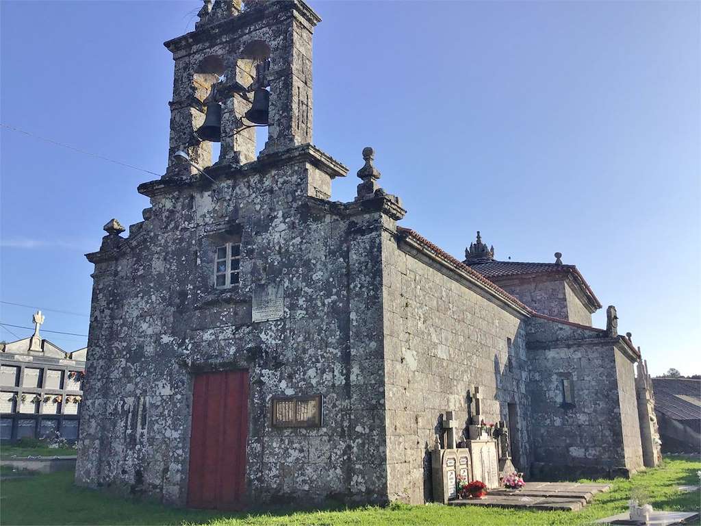 Iglesia de Santiago de Saa en Dozón