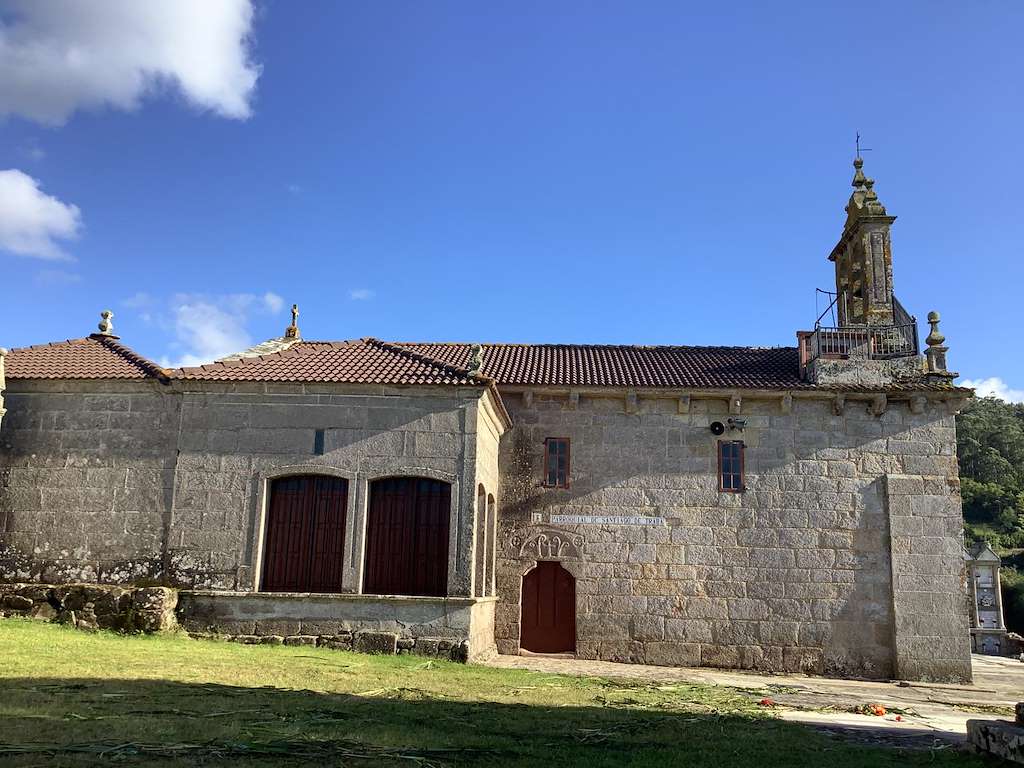 Iglesia de Santiago de Traba en Laxe