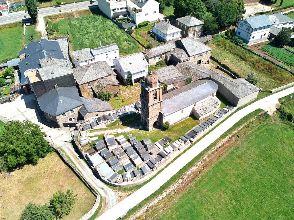 Iglesia de Santiago de Triacastela