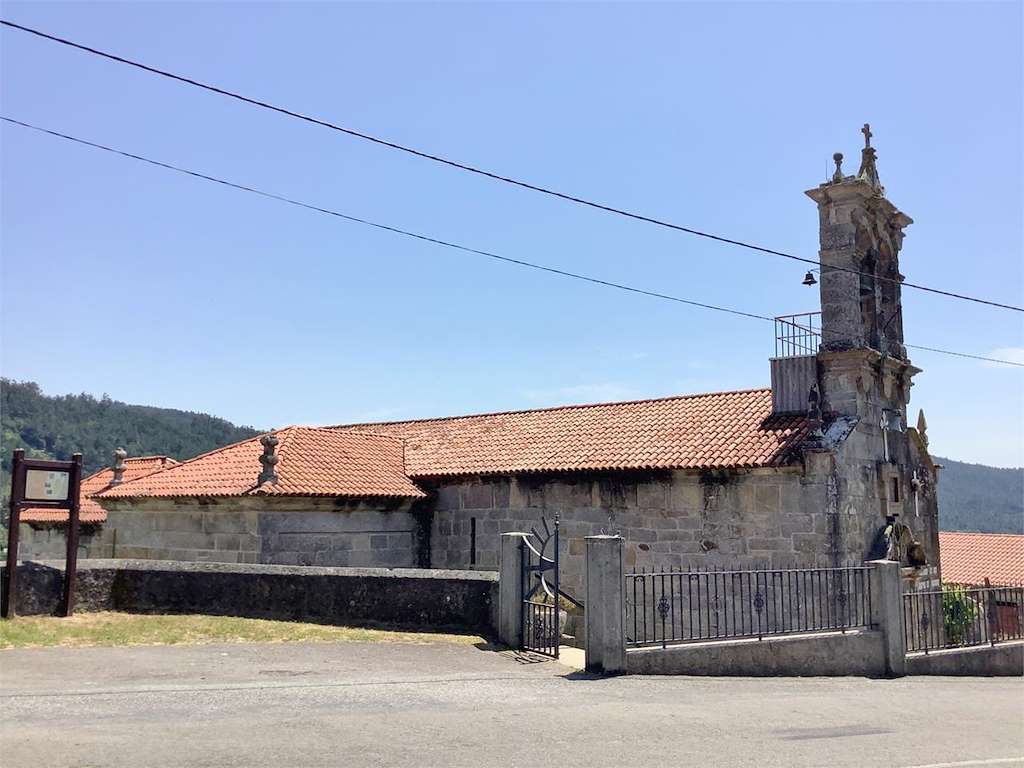 Iglesia de Santo Estevo de Cesullas en Cabana de Bergantiños