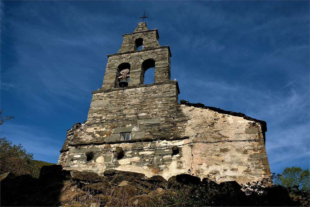 Iglesia de Santoalla do Monte en Petín