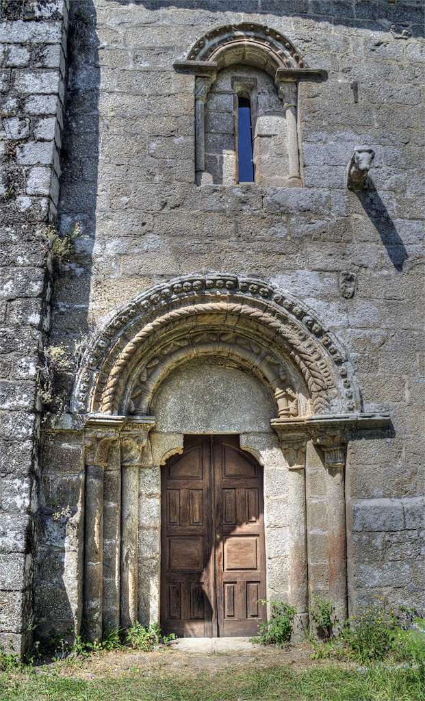 Iglesia de Sta. Maria de Pesqueiras en Chantada