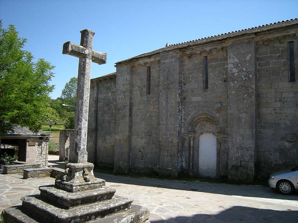 Iglesia Monasterial de Santa María de Ferreira de Pallares en Guntín