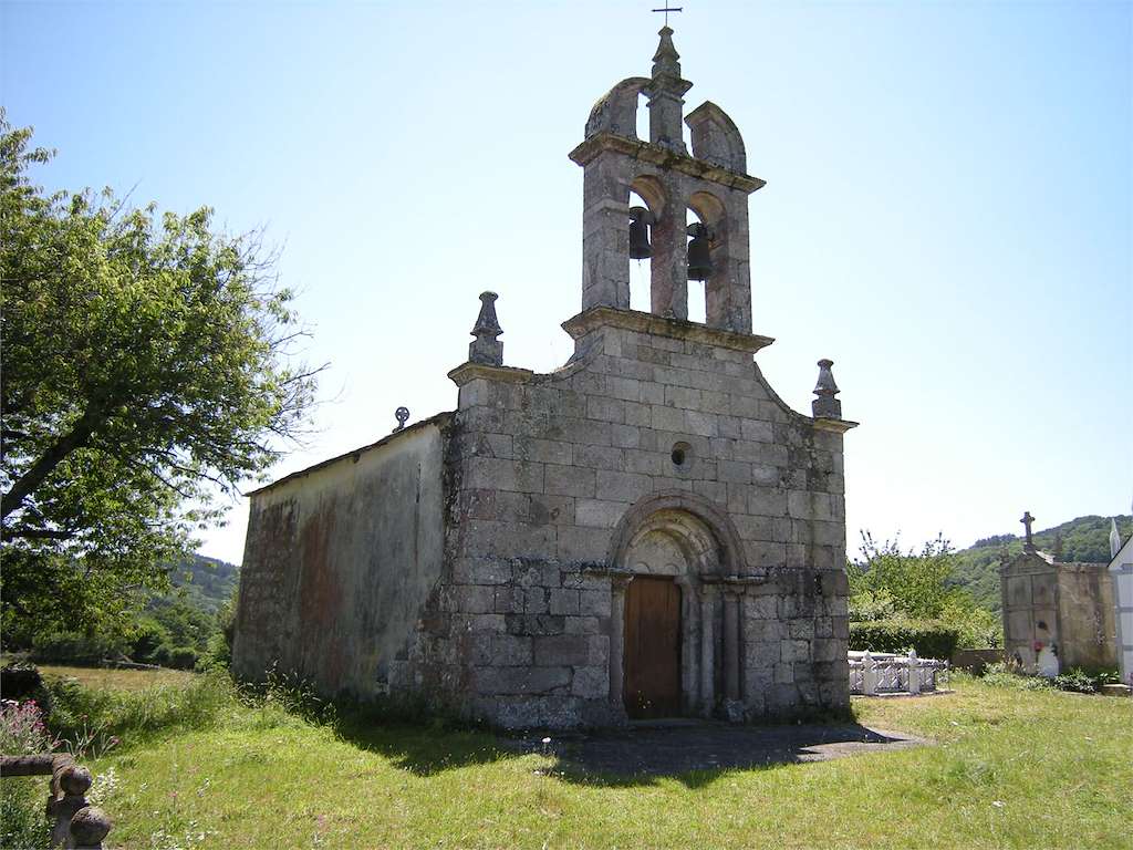 Iglesia San Lourenzo de Suar en Paradela