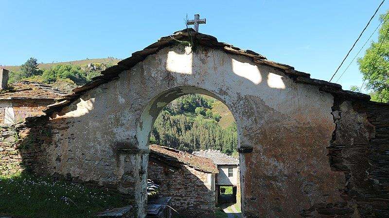 Iglesia San Xoán de Os Vaos en A Ribeira de Piquín