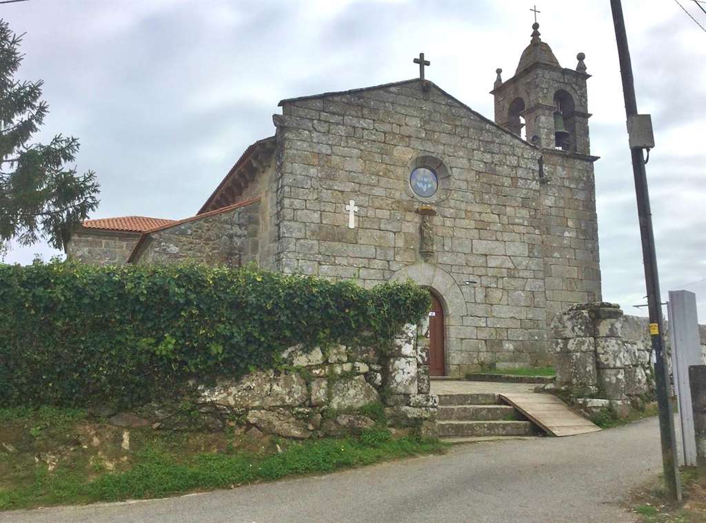 Iglesia Santa María Adina de Portonovo en Sanxenxo