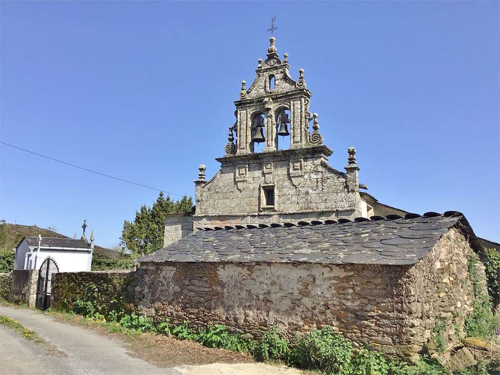 Iglesia Santa María de Mosteiro en Guntín