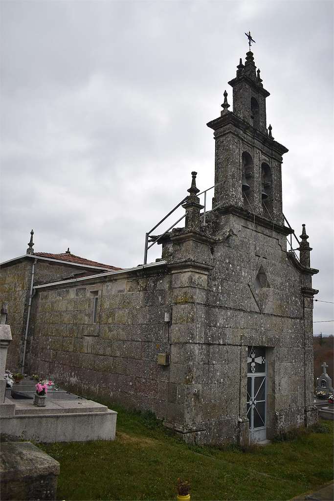 Iglesia Santa María de Piúca en Maceda