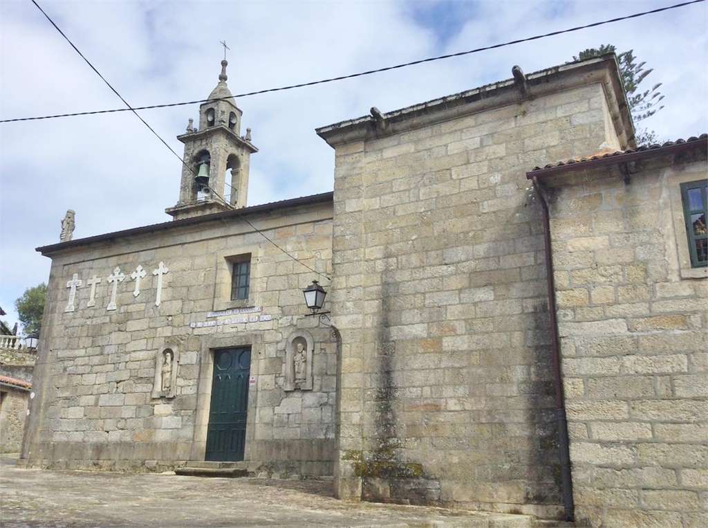 Iglesia Santiago do Deán en A Pobra do Caramiñal