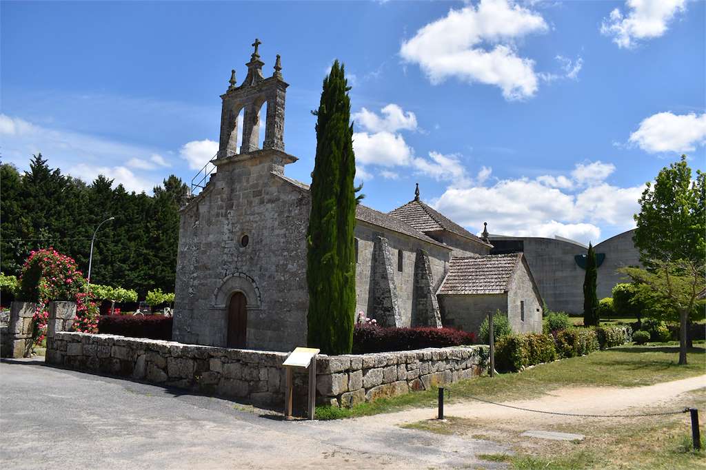 Iglesia Vieja de Santa Baia de Laias en Cenlle