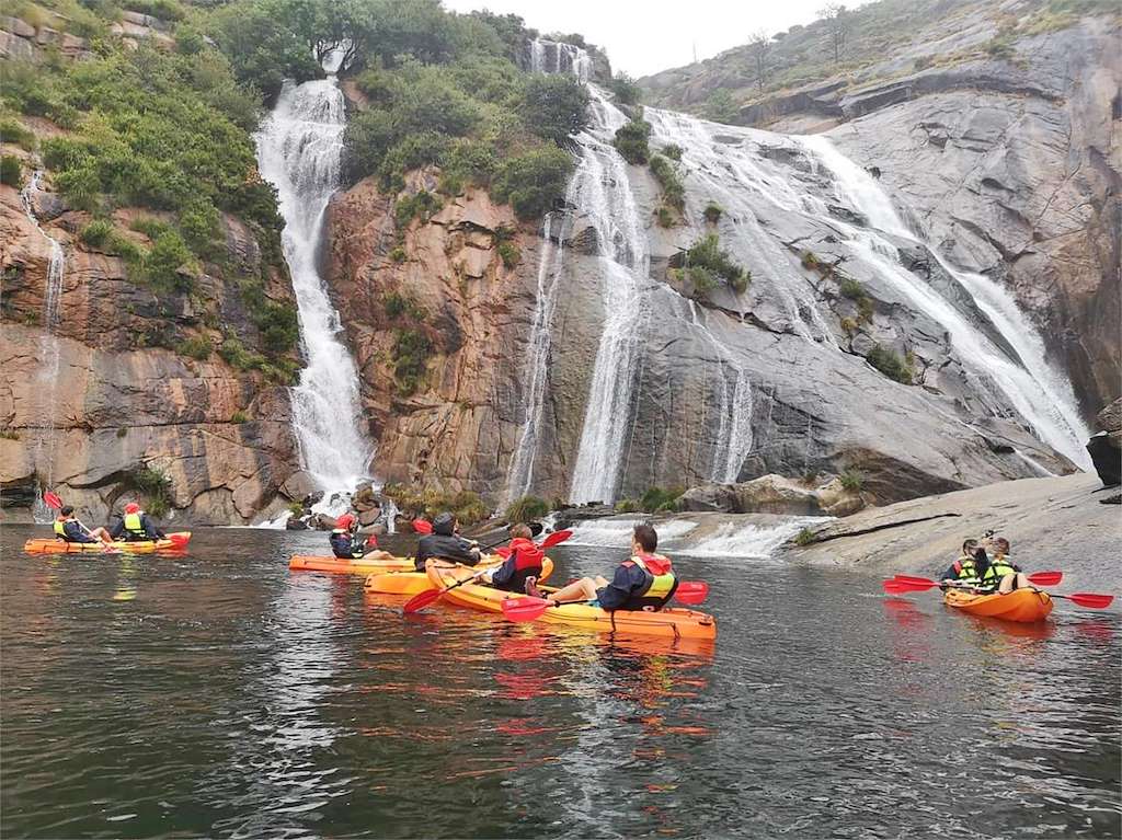 Kayak Ézaro en Dumbría