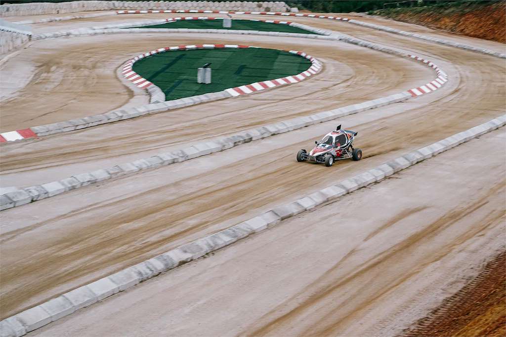 La Base Motor Club en Carballo