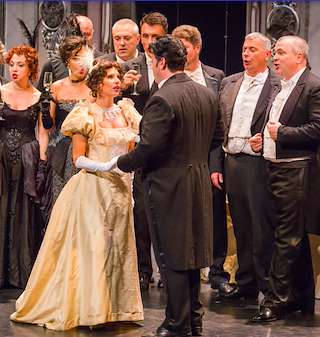 Fechas, información, programa, cartel, imágenes, mapa y ubicación de La Traviata (2025)  en  Ferrol