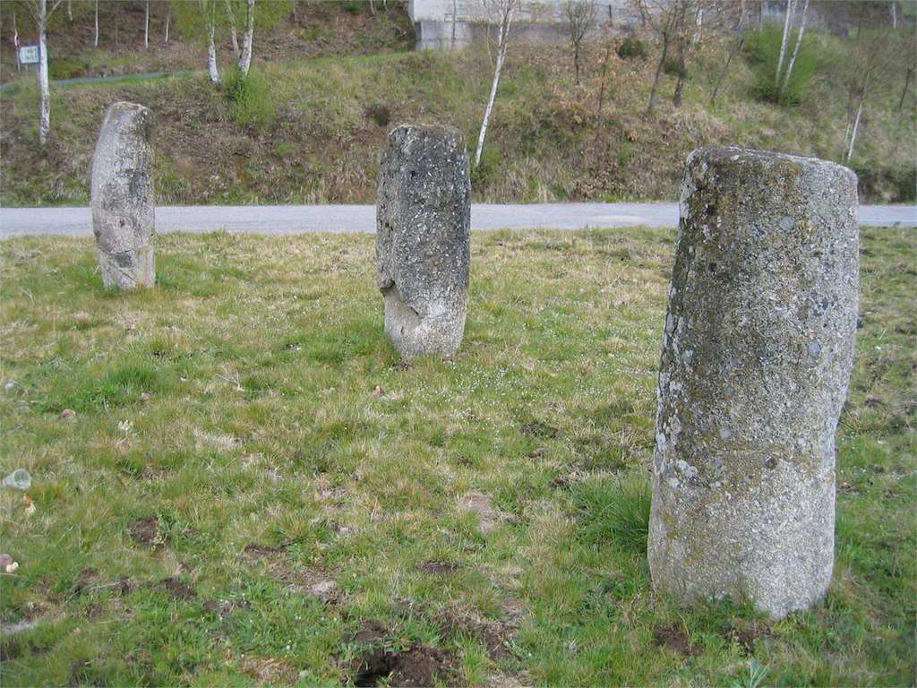 Miliarios de Cerdeira en San Xoán de Río