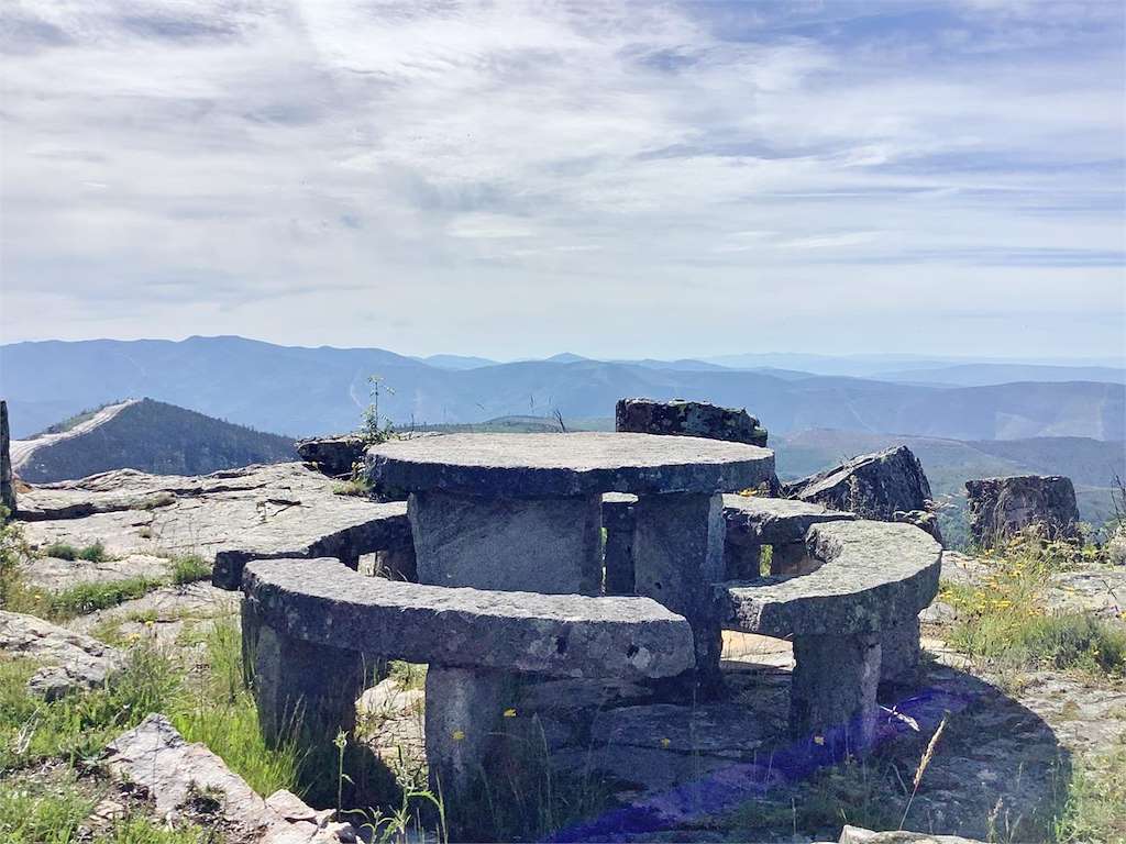 Mirador Mesa dos Catro Cabaleiros en A Pobra do Brollón