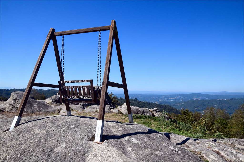 Mirador O Bambán do Solpor en Nogueira de Ramuín