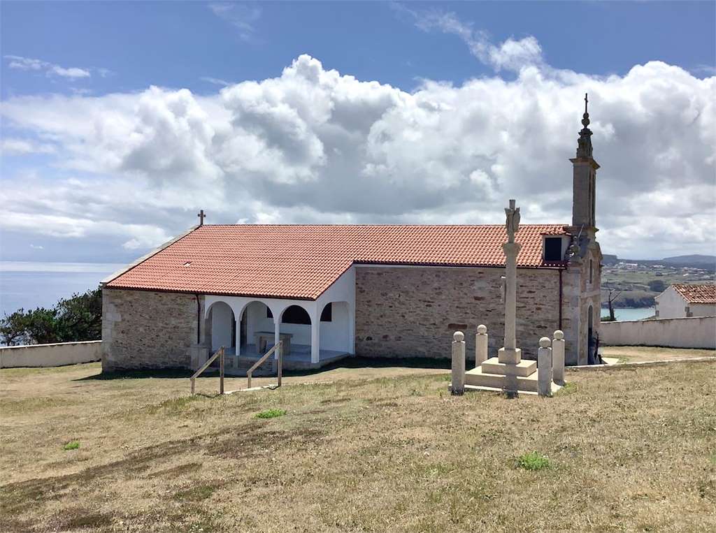 Mirador y Ermita de San Adrián en Malpica de Bergantiños